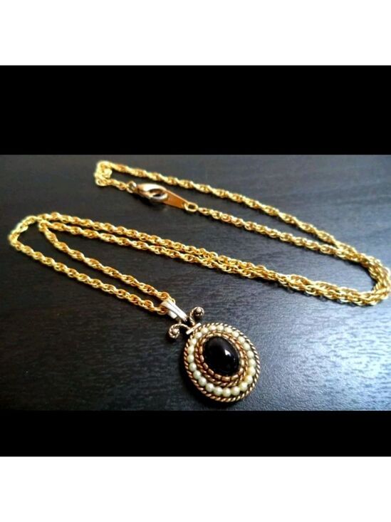 Avon Jewelry - Avon Pendant Necklace Onyx Cabochon Encircled Pearlesque Beads Gold Tone Chain